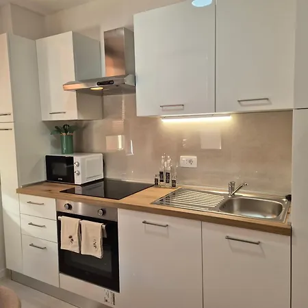 Apartment Brand-new Near The Kastela