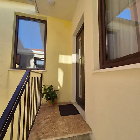 Brand-new Near The Apartment *