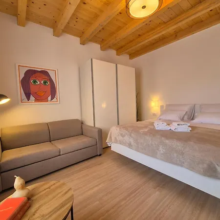 Apartment Brand-new Near The Kastela