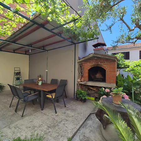 Apartment Brand-new Near The Kastela
